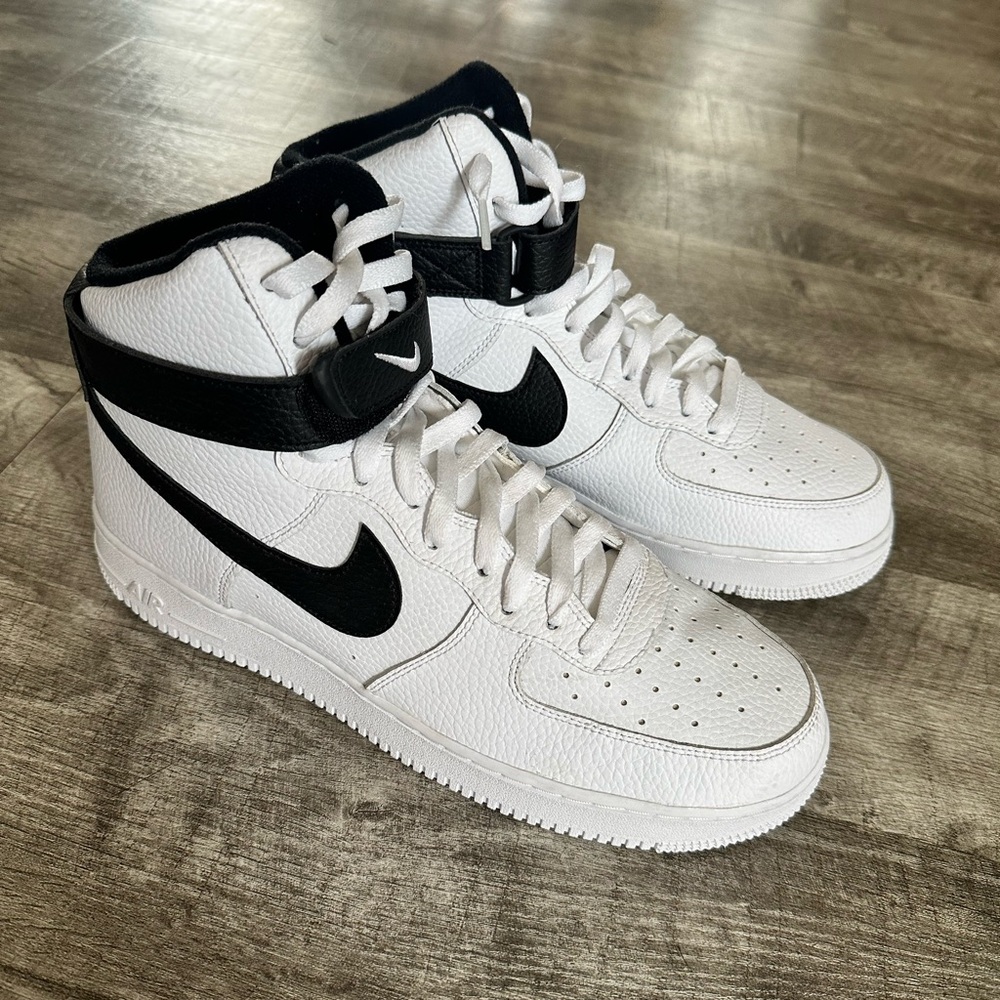 Nike mens Air Force 1 High '07